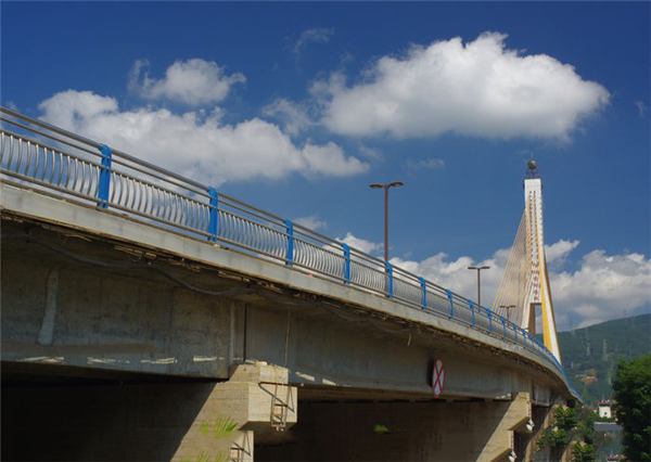 垫江304不锈钢桥梁护栏：安全、耐用与美观的完美结合